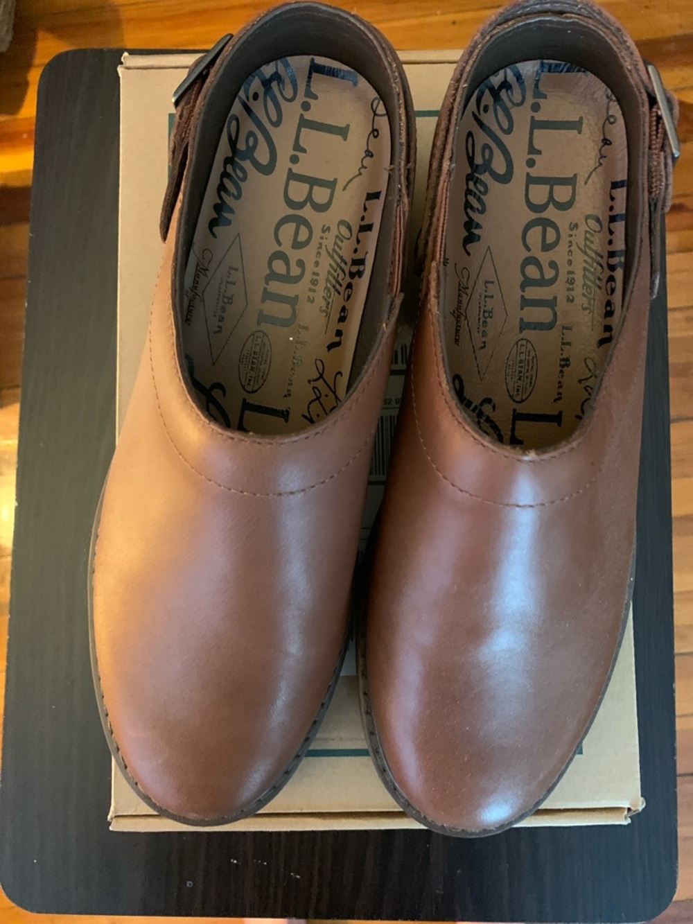 L.L. Bean Chestnut Brown Leather Slip-On Clogs 9.5